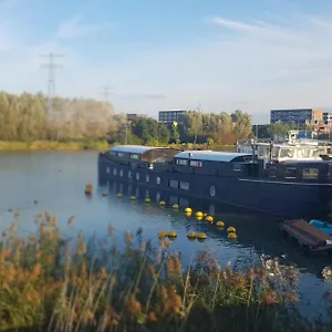  Bed & Breakfast Wheelhouse Euphrate Houseboat